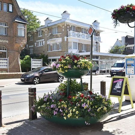 Former Hotel In The Centre And At 50 Metres From The Beach In Panne La Panne Extérieur photo